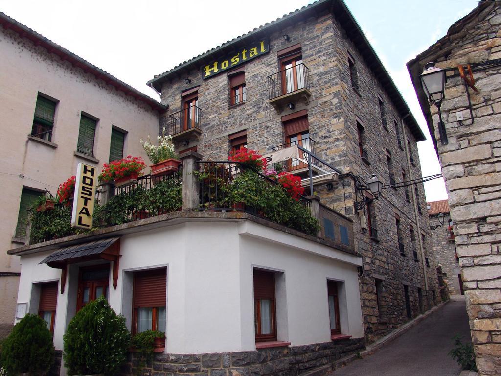 Hostal Pirineos Sarvise Exterior photo